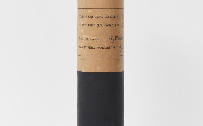 Linea m 15,81 settembre 1959, inchiostro su carta, tubo di cartone 31 × ø 5,5 cm