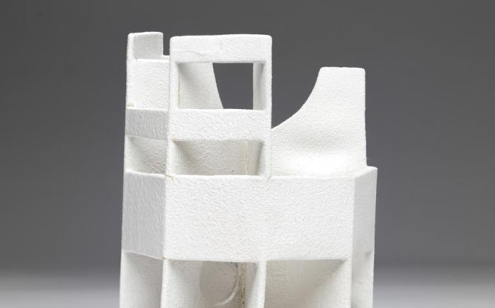 Scultura astratta, 1971, gres maiolicato, 38.0 x 23.0 x 23.0 cm