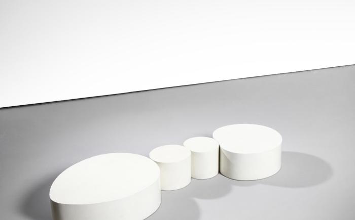 Forme (bianco), 1969, legno laccato, 22.0 x 181.0 x 61.5 cm