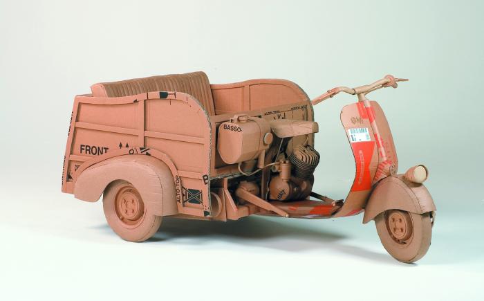 Auto taxi, 2006 Cartone e colla, dimensioni reali