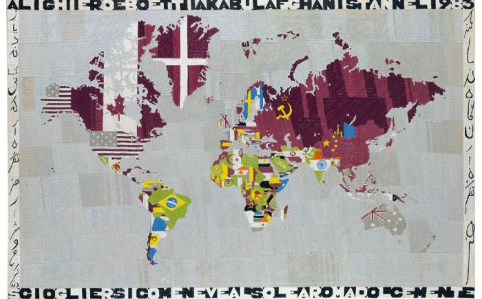 Alighiero Boetti, Mappa, 1983, ricamo su tessuto, 115x178 cm