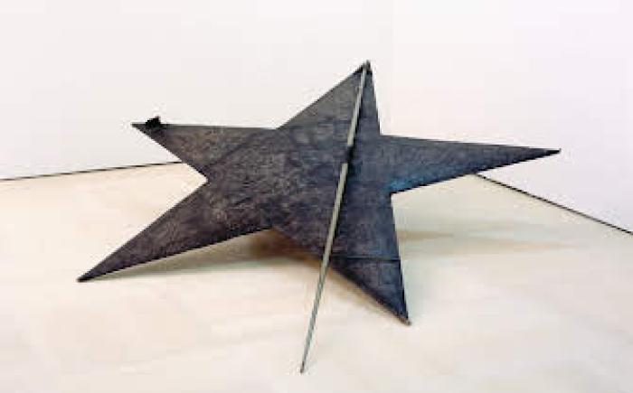 Stella per purificare le parole, 1978, legno, acciaio e corda