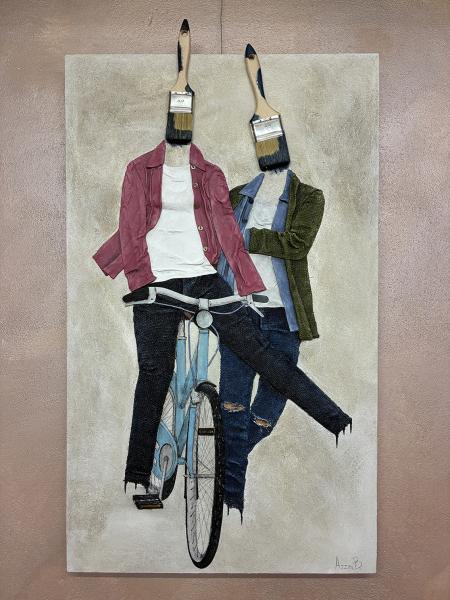 A Ruota Libera, 2025, collage di juta con materiali di riciclo e tecnica mista su tela, 65x100x4 cm