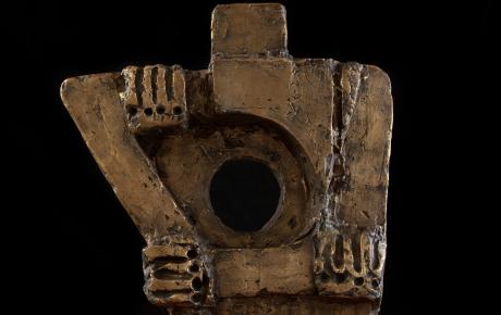 Abbraccio, 1985, bronzo, 64 x 64 x 15 cm